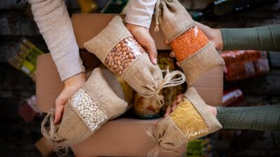 Türkiye'de ekonomik kriz derinleşirken, asgari ücretli, emekli ve çalışanlar ay