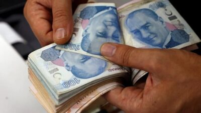 AK Parti kaynakları, emeklilere yönelik bayram ikramiyesinin pazartesi günü Meclis