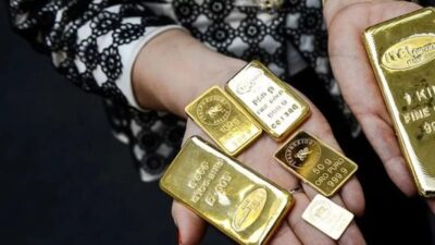 Ticaret savaşı endişeleriyle ons altın 3 bin 77 dolara yükselerek