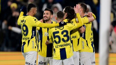 Süper Lig'in 26. haftasında Fenerbahçe, sahasında Antalyaspor’u 3-0'lık skorla mağlup