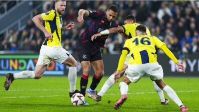 UEFA Avrupa Ligi son 16 turu ilk maçında Fenerbahçe, sahasında