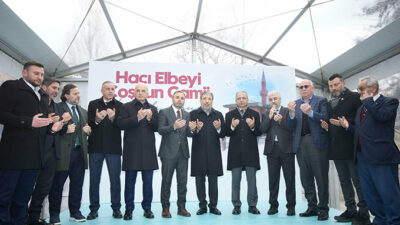 Ümraniye'de yapımı tamamlanan Hacı Elbeyi Coşkun Camii, düzenlenen törenle dualar