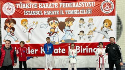 Ümraniye Belediyesi Spor Kulübü'nün minik karate sporcuları, İstanbul İl Şampiyonası'nda