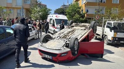 Ümraniye trafik kazası: Caddede ilerleyen otomobil, önce ara sokaktan çıkan