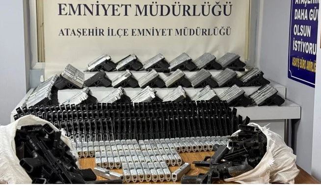İstanbul Ataşehir'de silah ticareti yaptığı öğrenilen şüpheli yakalanarak tutuklandı. Zanlının
