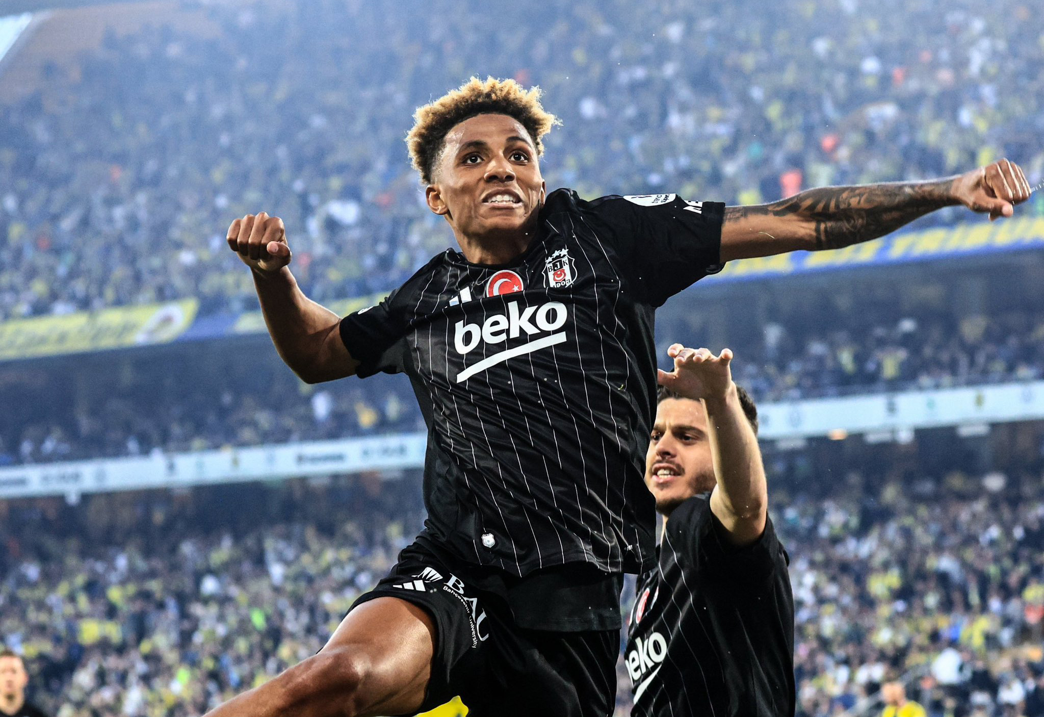Süper Lig'in 34. haftasında Beşiktaş, deplasmanda ezeli rakibi Fenerbahçe'yi 1-0'lık