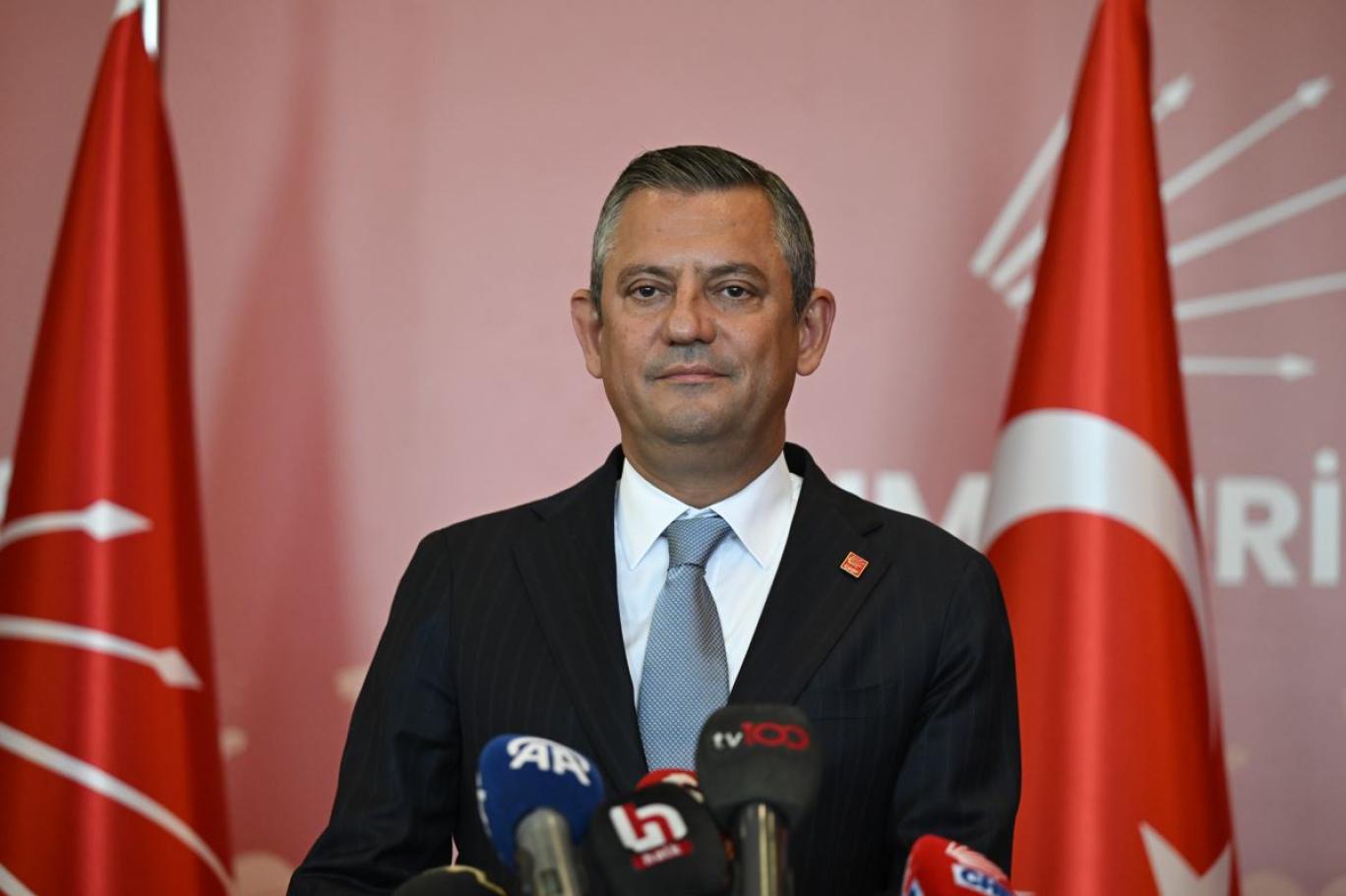 CHP lideri Ozgur Ozel Turkan Saylani andi