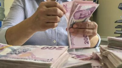 2025 Kurban Bayramı öncesi emeklilere 4.000 TL bayram ikramiyesi ödenecek.