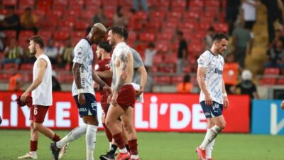 Fenerbahçe, Süper Lig'in 37. haftasında küme düşen Hatayspor’a 4-2 mağlup