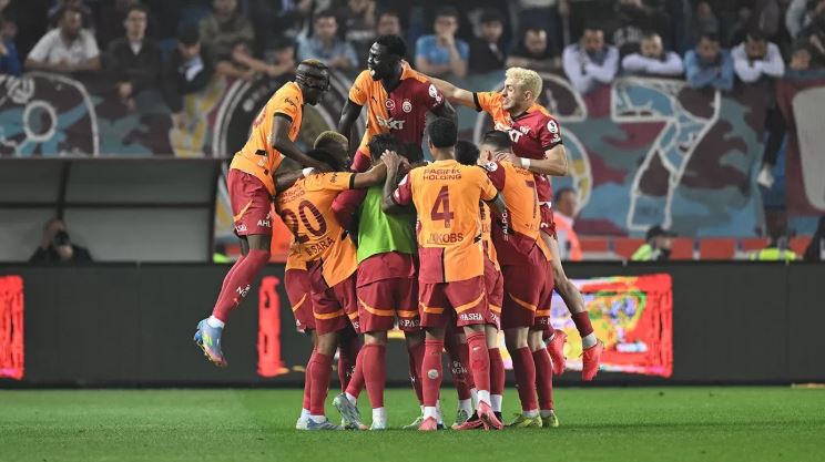 Süper Lig’in 35. haftasında Trabzonspor’u deplasmanda 2-0 mağlup eden Galatasaray,