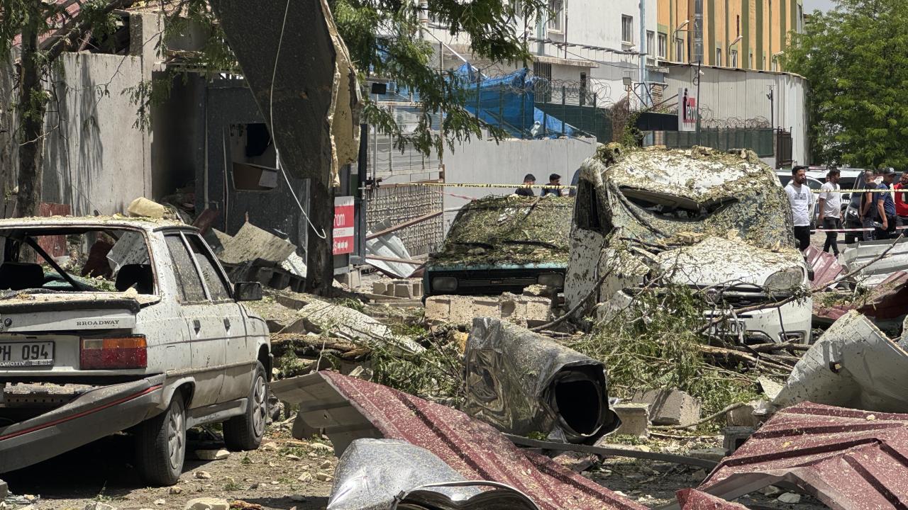 Gaziantep Organize Sanayi Bölgesi’nde faaliyet gösteren bir halı fabrikasında meydana