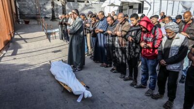 Dünya’nın gözleri önünde vahşi soykırımını sürdüren terörist İsrail ordusunun Gazze