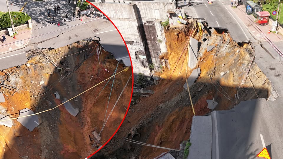İstanbul Sarıyer'de Eski Büyükdere Caddesi'nde meydana gelen yol çökmesi trafiği