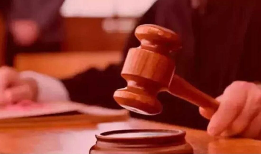 Sakarya'nın Karasu ilçesinde bir ilkokulda görev yapan müdür yardımcısı M.K.'nin