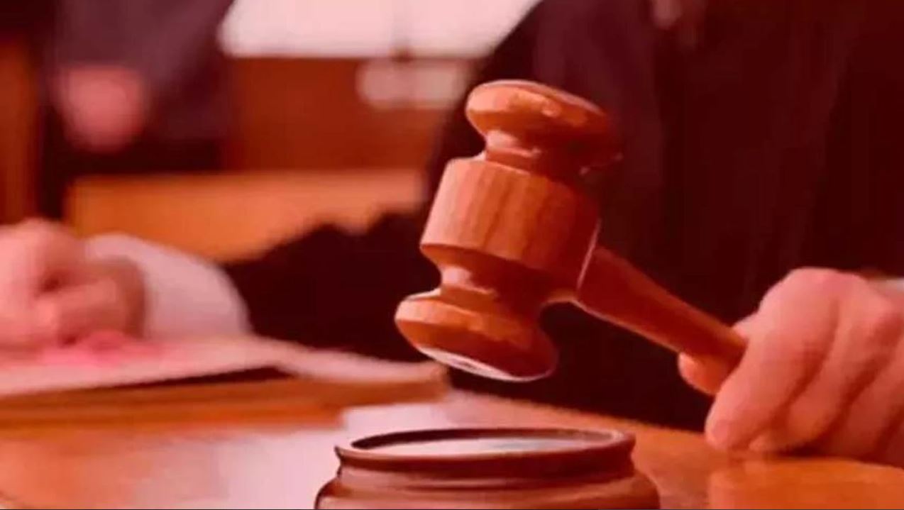 Sakarya'nın Karasu ilçesinde bir ilkokulda görev yapan müdür yardımcısı M.K.'nin