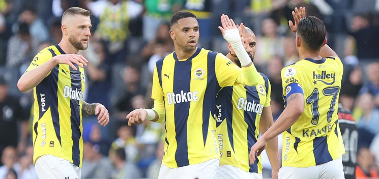 Fenerbahçe, Süper Lig 2024-2025 sezonunun son maçında Tümosan Konyaspor’u 2-1