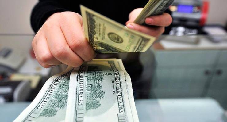 Döviz piyasalarında haftanın ilk işlem günü, Dolar/TL kurundaki yükseliş eğilimiyle