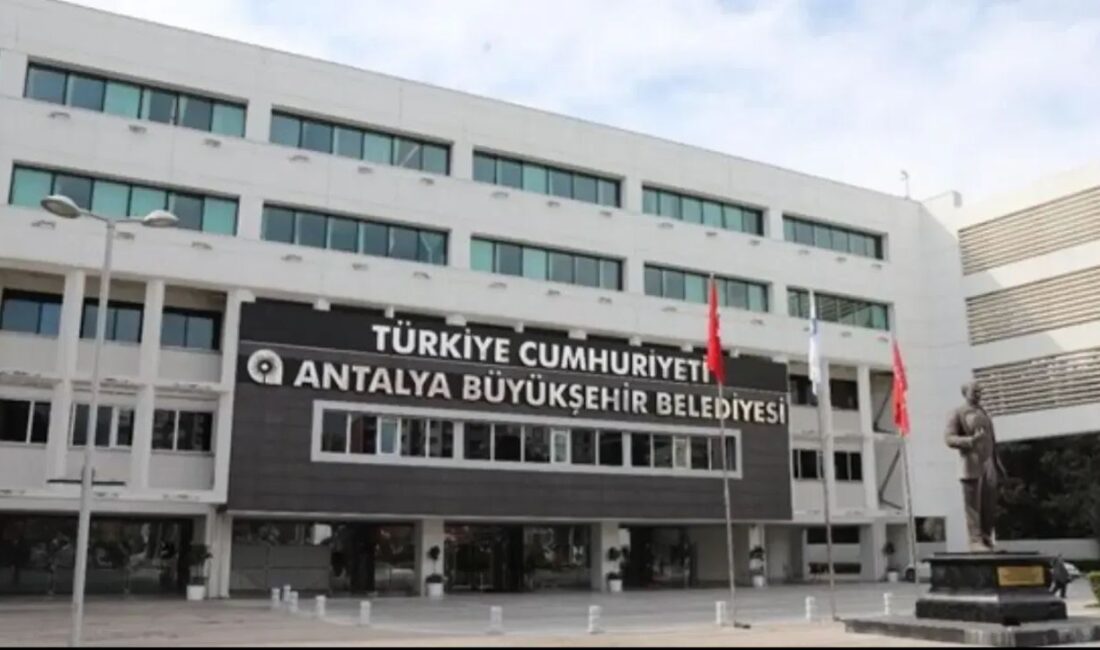 Antalya Büyükşehir Belediyesi’nde rüşvet iddialarına yönelik yürütülen soruşturmada 3 üst