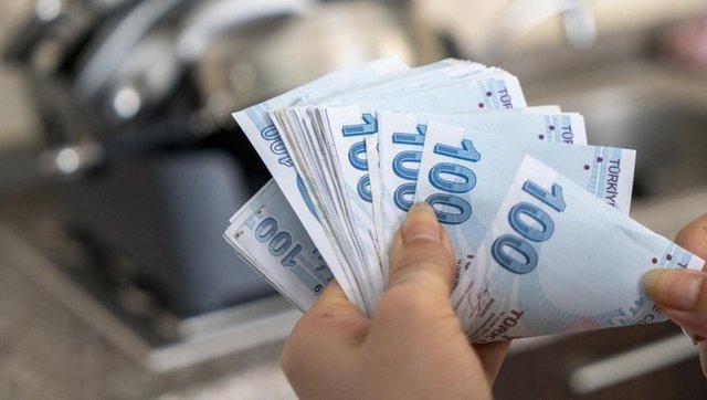 Asgari ücrete ara zam için gözler Bakanlıklardaydı. Zam konusunda kesin