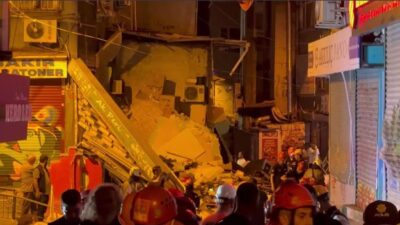 Beyoğlu Bereketzade Mahallesi'nde bir büfede meydana gelen patlama sonucu iki