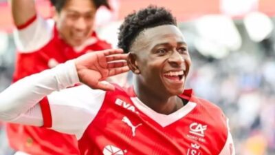 Fenerbahçe, 2025-2026 sezonu öncesi transfer çalışmalarına hız verdi. Sağ kanada