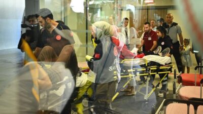 Türkiye, İsrail’in Gazze saldırılarında yaralanan 4 hasta ve 7 refakatçiyi