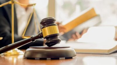 İzmir'de bir kişinin mobil bankacılık uygulaması üzerinden 100 bin lira