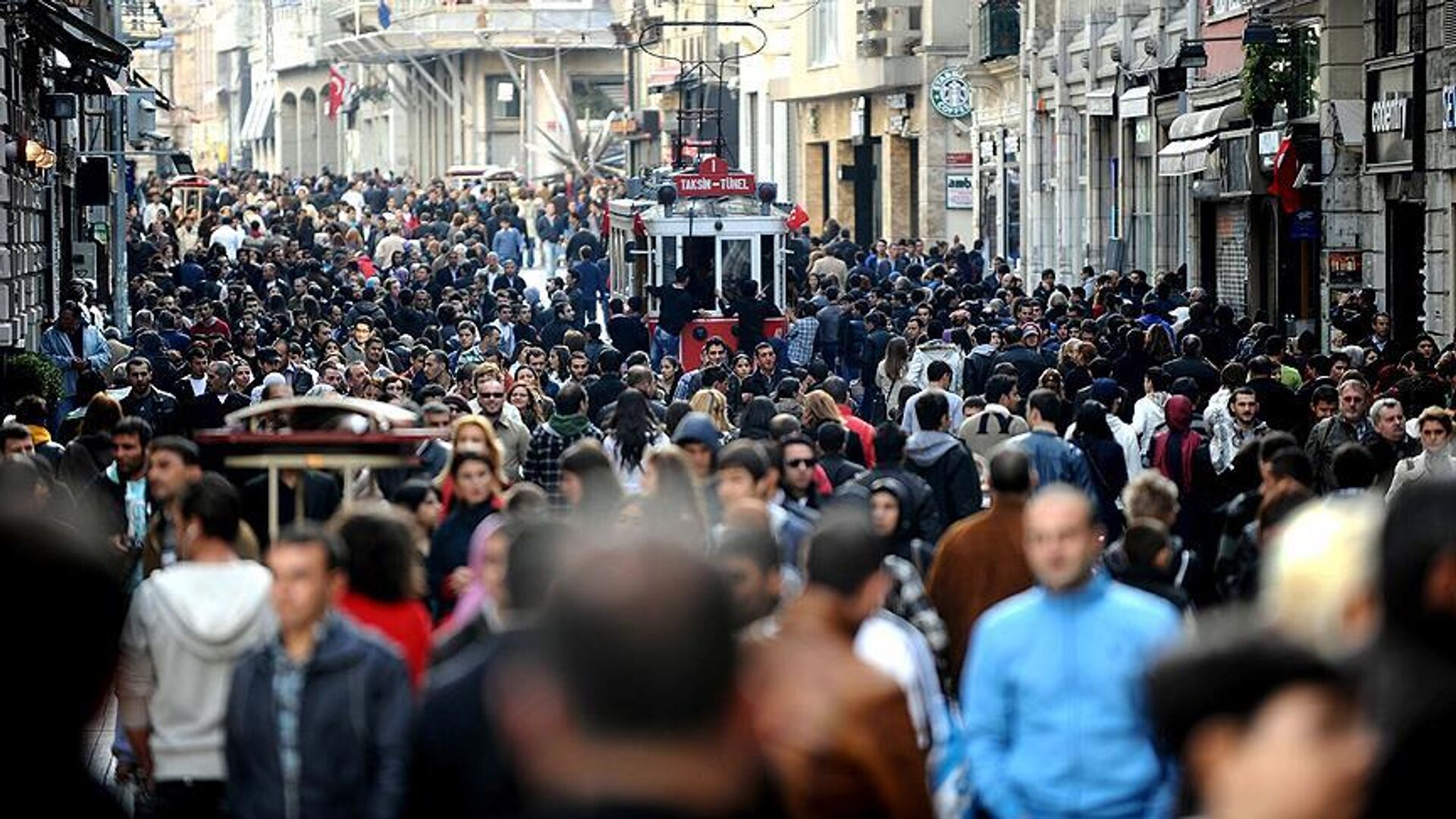 2024’te Türkiye içinde 2 milyon 682 bin kişi yer değiştirdi.
