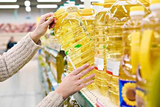 Türkiye’de ayçiçeği hasadı devam ederken, hem tarlada hem de market