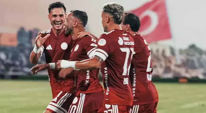 TFF 1. Lig 2025-2026 sezonunun açılış maçında Ümraniyespor, sahasında Manisa