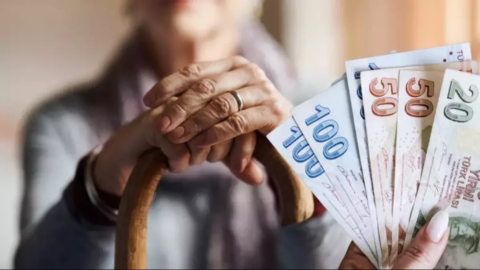 Türkiye’de enflasyonun en sert vurduğu kesim emekliler oldu. Yapılan karşılaştırmaya