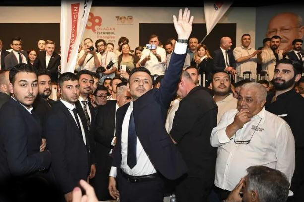 CHP İstanbul İl Başkanı Özgür Çelik ve mevcut yönetimin tedbiren