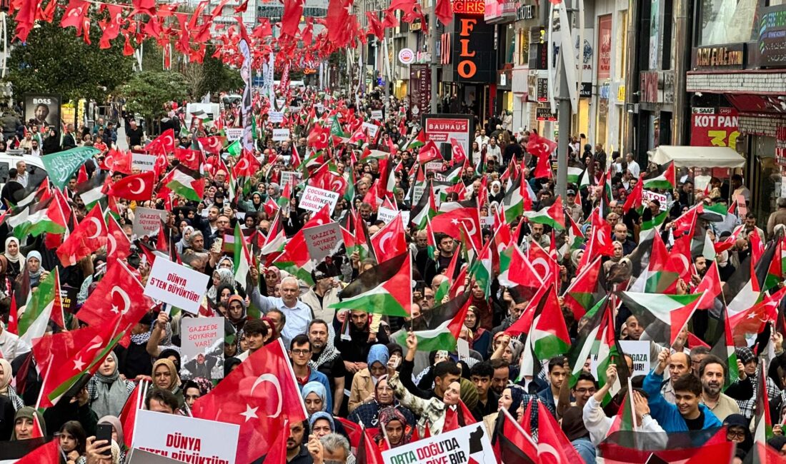 Ümraniye’de binlerce kişinin katılımıyla düzenlenen Filistin’e destek yürüyüşünde, temsili bebek