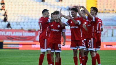 TFF 1. Lig’de Ümraniyespor, Boluspor’u deplasmanda 1-0 yenerek bu sezon