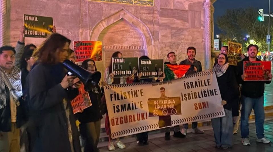 İsrail’e silah satan şirketlerin katıldığı IDEF 2025’i protesto eden ve