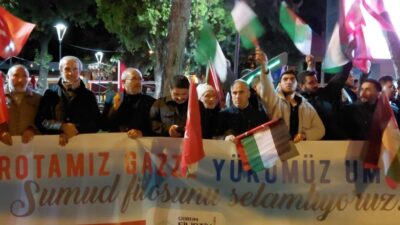 Çorum’da Çorum Filistin Platformu öncülüğünde düzenlenen eylemde yüzlerce kişi Küresel