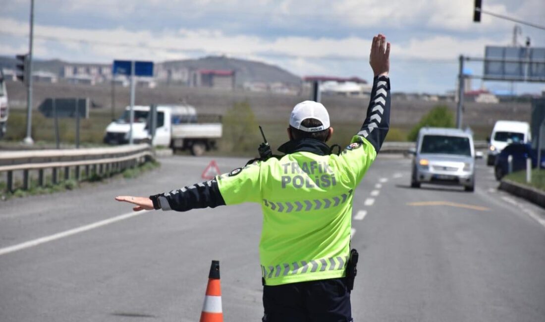 İçişleri Bakanı Yerlikaya, polislerin 'Dur' ihtarına uymayanlara, yeni Trafik Kanunu