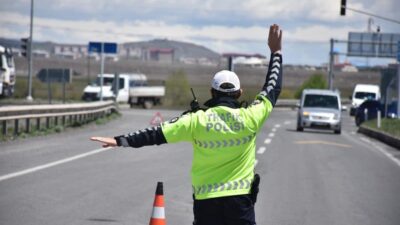 İçişleri Bakanı Yerlikaya, polislerin 'Dur' ihtarına uymayanlara, yeni Trafik Kanunu