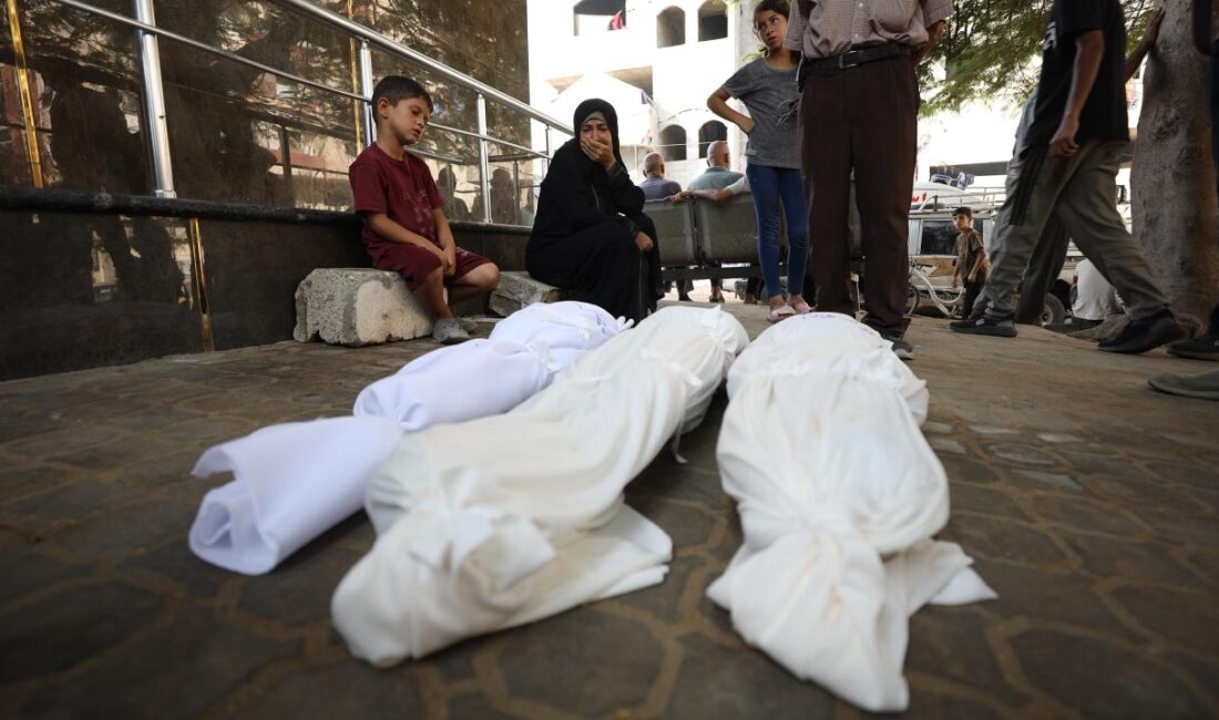 İsrail ve Hamas arasındaki ateşkesin ardından Gazze Şeridi’nde yapılan enkaz