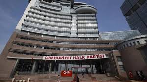 CHP’nin kapatılması iddialarıyla ilgili tartışma derinleşiyor. İstanbul Cumhuriyet Başsavcılığı, “kapatma