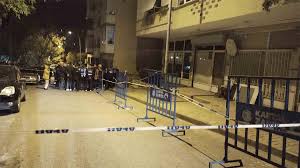 Kartal’da kolonlarında çatlaklar oluşan 4 katlı bina dün akşam saatlerinden