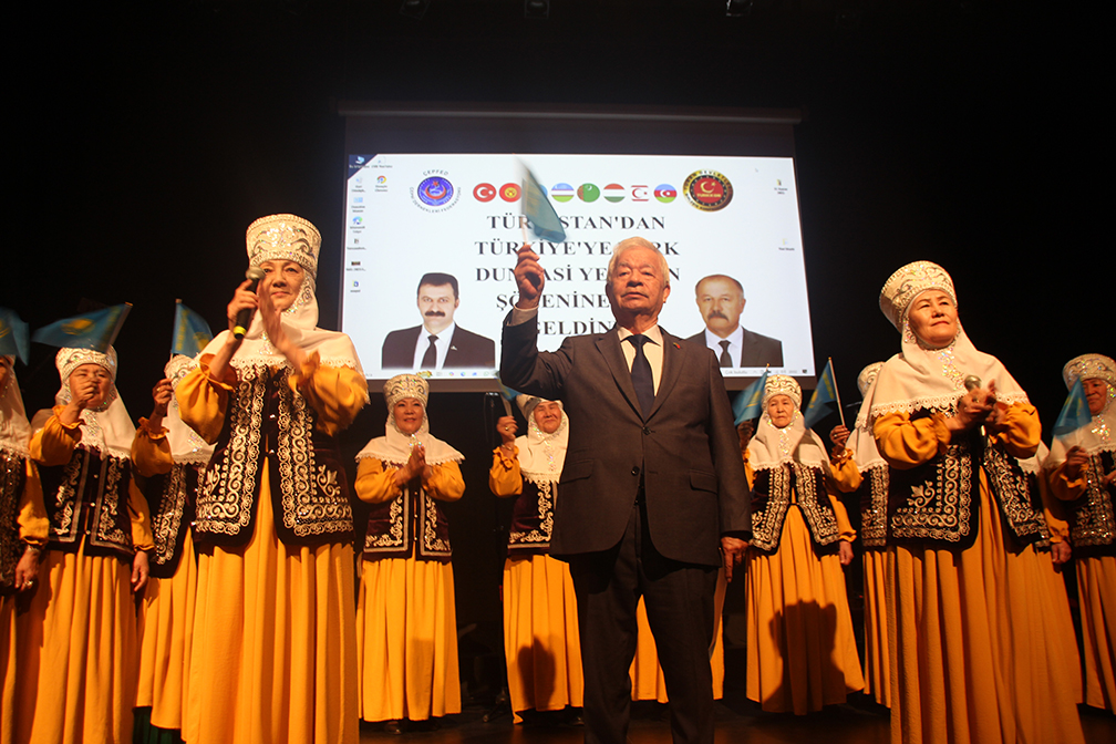 Turk Dunyasi Yeni Gun Soleni Uskudarda Coskuyla Kutlandi 9734