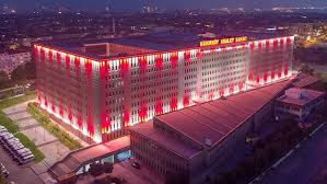 Bakırköy'de tutuklu yakınlarına 'tanıdık savcı' vaadiyle tahliye sözü vererek para