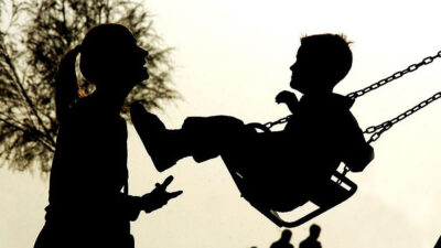 Toplum Çalışmaları Enstitüsü'nün yayımladığı "Kentte Çocuk Olmak: Türkiye'de Parklar, Politikalar