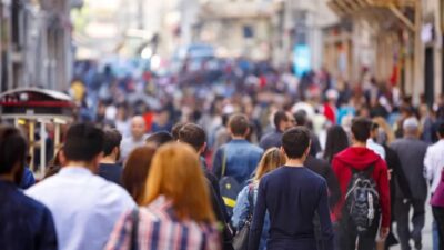 Ekonomik belirsizlik ve hayat pahalılığı, Türkiye'de "bağımsız gençlik" idealini sekteye