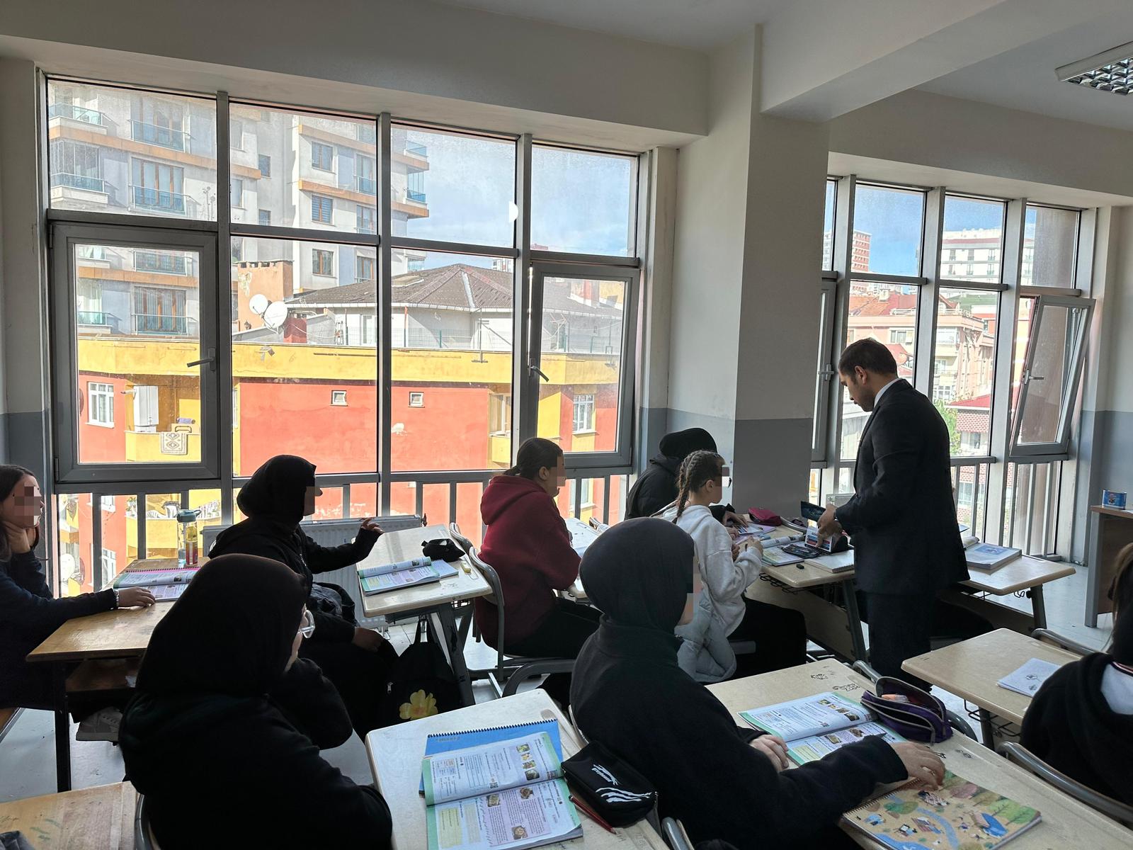 Umraniye Ulku Ocaklari ndan Okullara Egitim Destegi 1