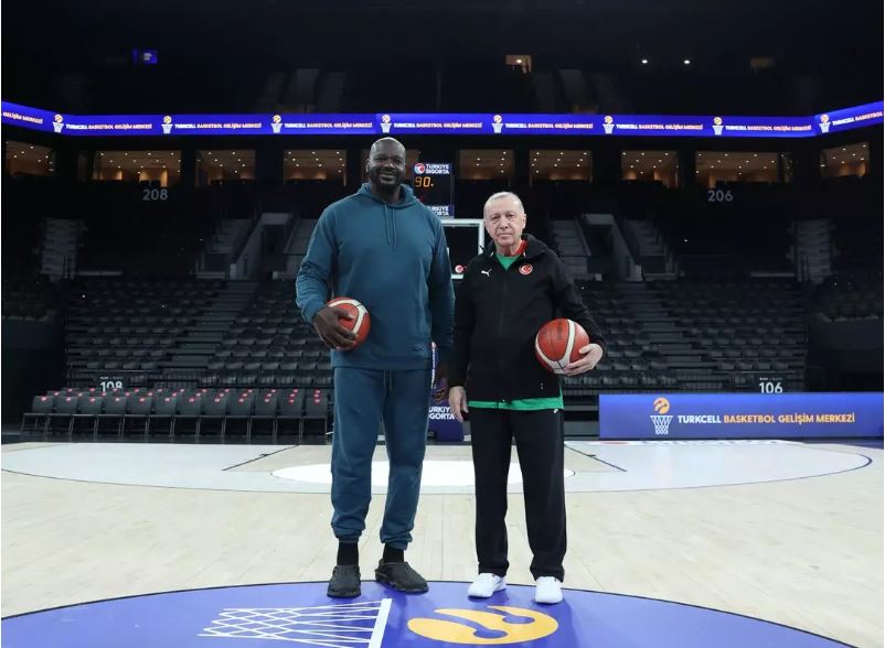 Cumhurbaşkanı Recep Tayyip Erdoğan, NBA'in efsane basketbolcu Shaquille O'Neal ile