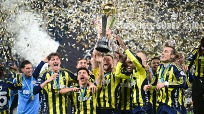 Turkcell Süper Kupa Final karşılaşmasında Galatasaray ve Fenerbahçe karşı karşıya