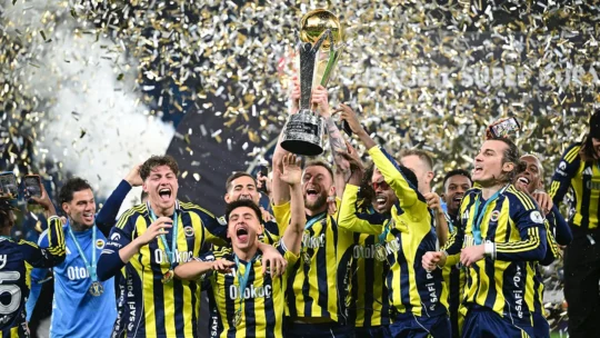 Turkcell Süper Kupa Final karşılaşmasında Galatasaray ve Fenerbahçe karşı karşıya