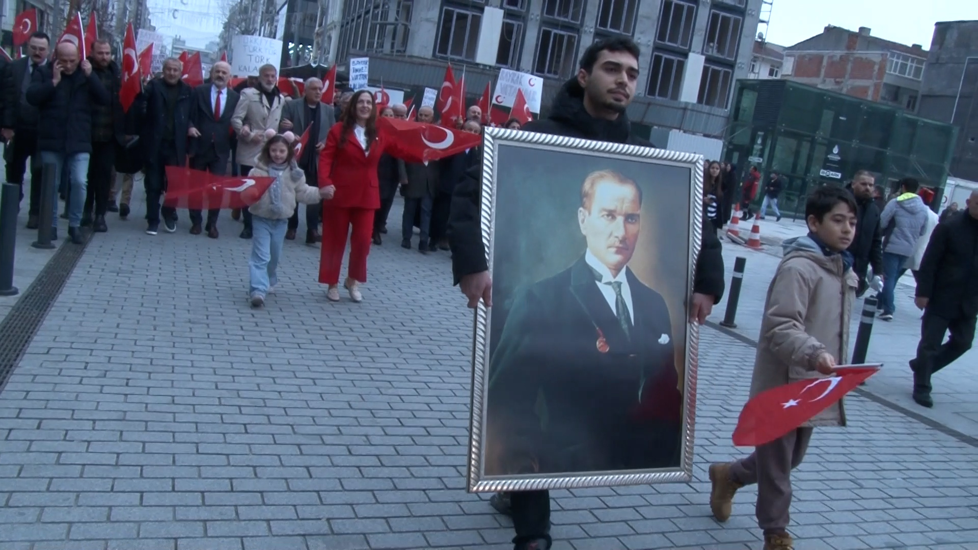 İYİ Parti Ümraniye'den “Bayrak Yürüyüşü” 2 iyi parti umraniye bayrak yuruyusu 2